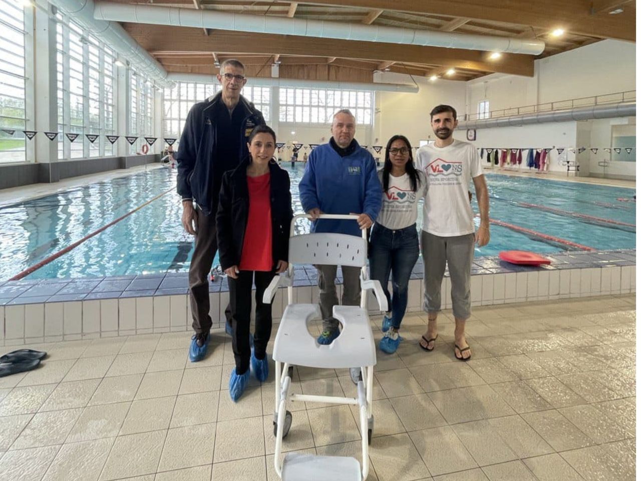 Pesaro, donata carrozzina per persone con disabilità alla piscina di via Togliatti