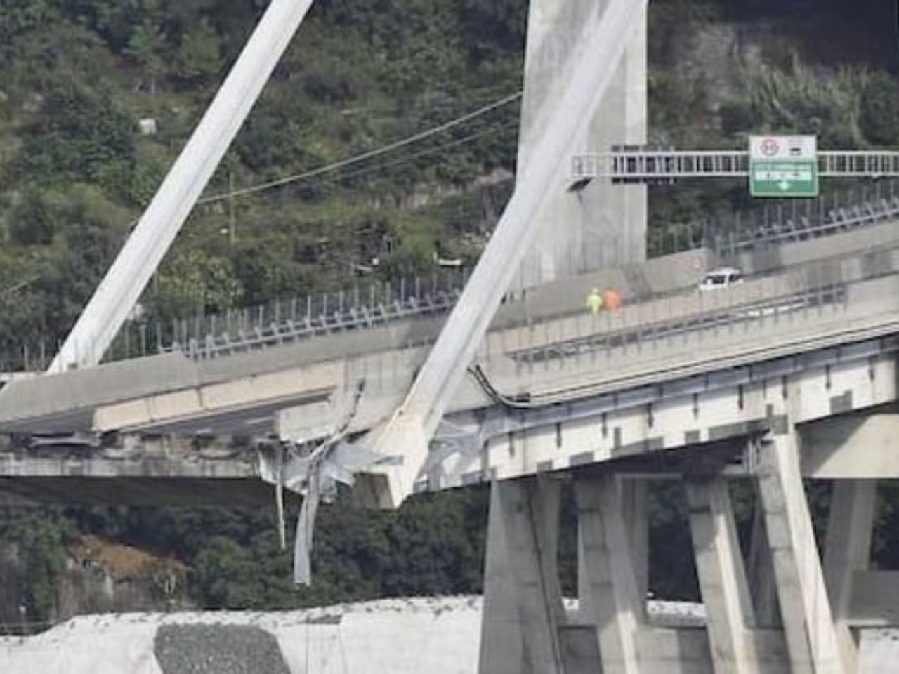 Crollo Ponte Morandi, la scioccante testimonianza: “Sapevamo che poteva crollare”
