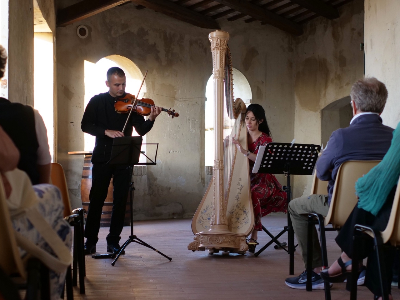 Arpe, violini e melodie partenopee per il Lacrima Wine Festival 2023