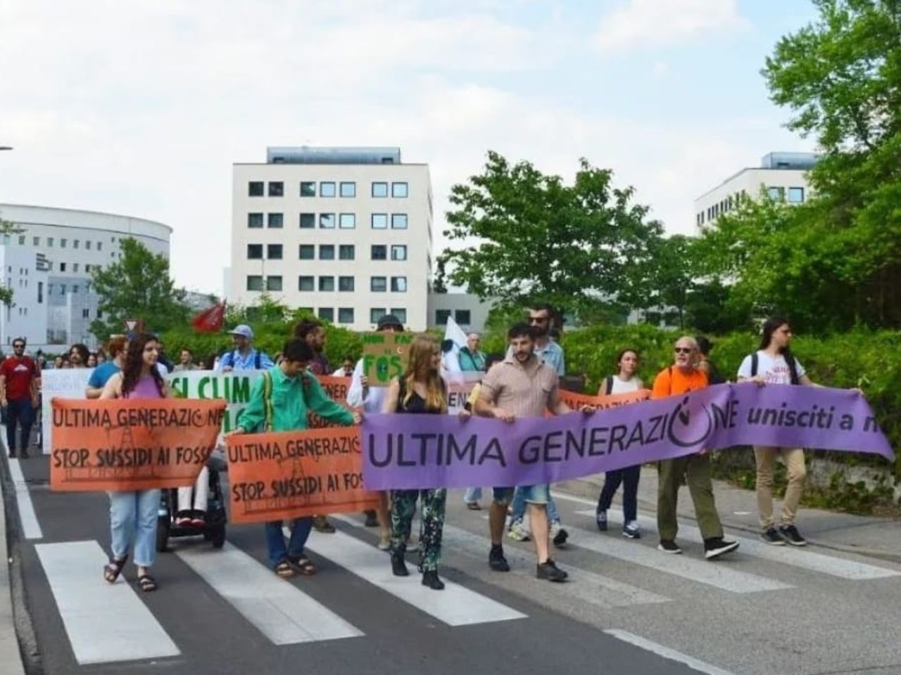 “Disobbedienza civile non violenta”: gli attivisti di Ultima Generazione ad Osimo