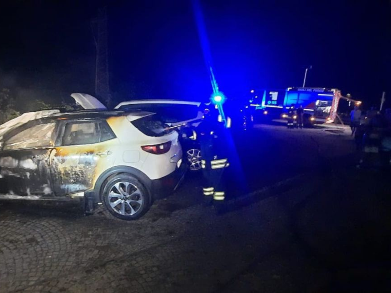 Urbania, tre auto in fiamme nella notte