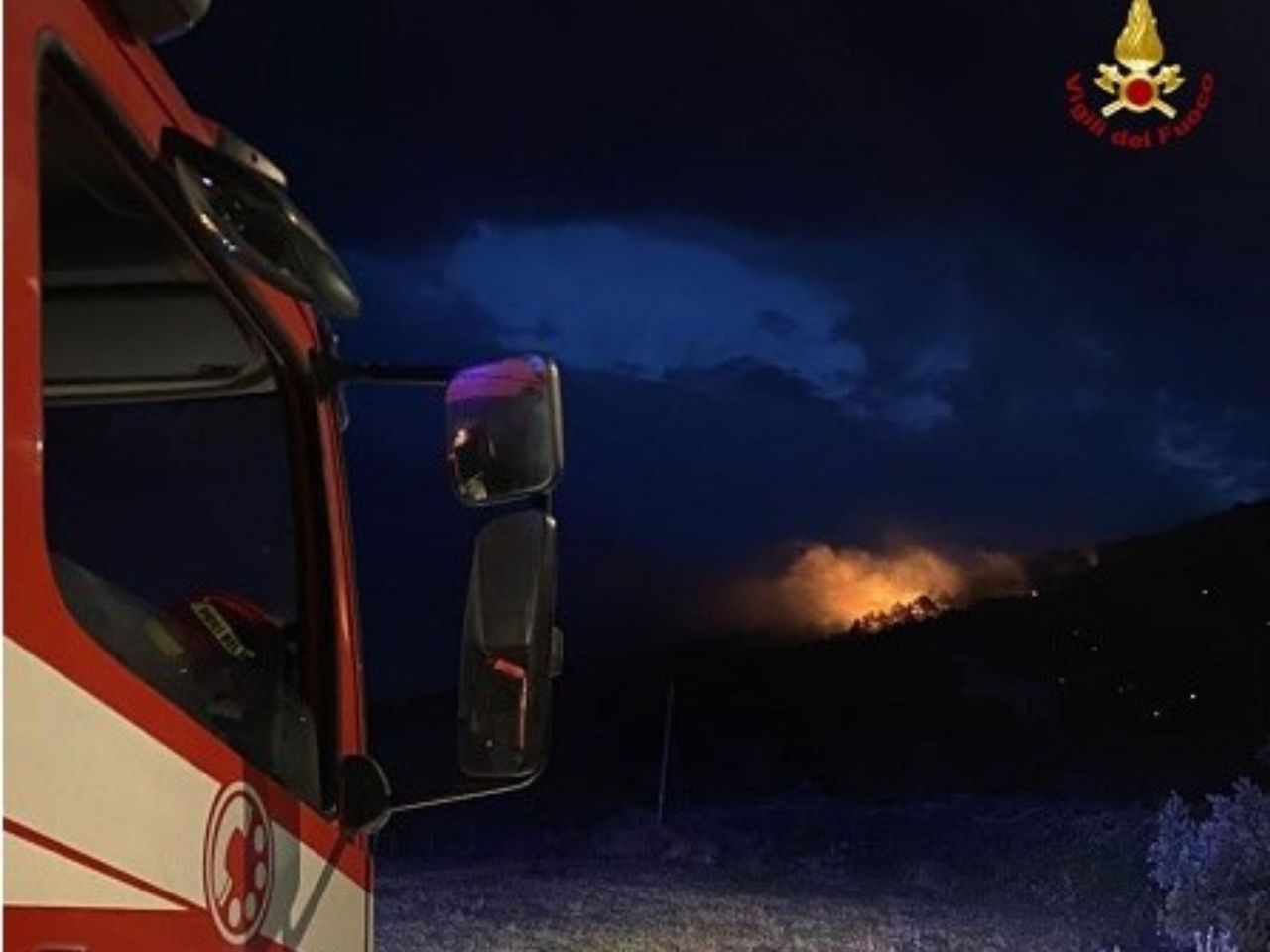 Bruciano i Sibillini, 8 ettari di bosco in fiamme
