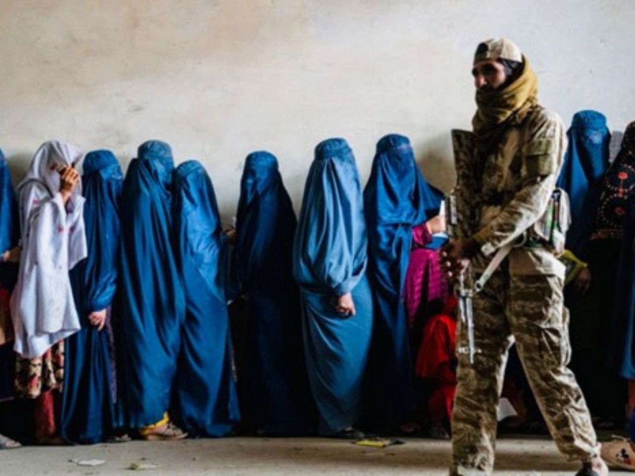 Ad un anno da “donna, vita, libertà”: l’apartheid di genere dei talebani contro le donne afghane