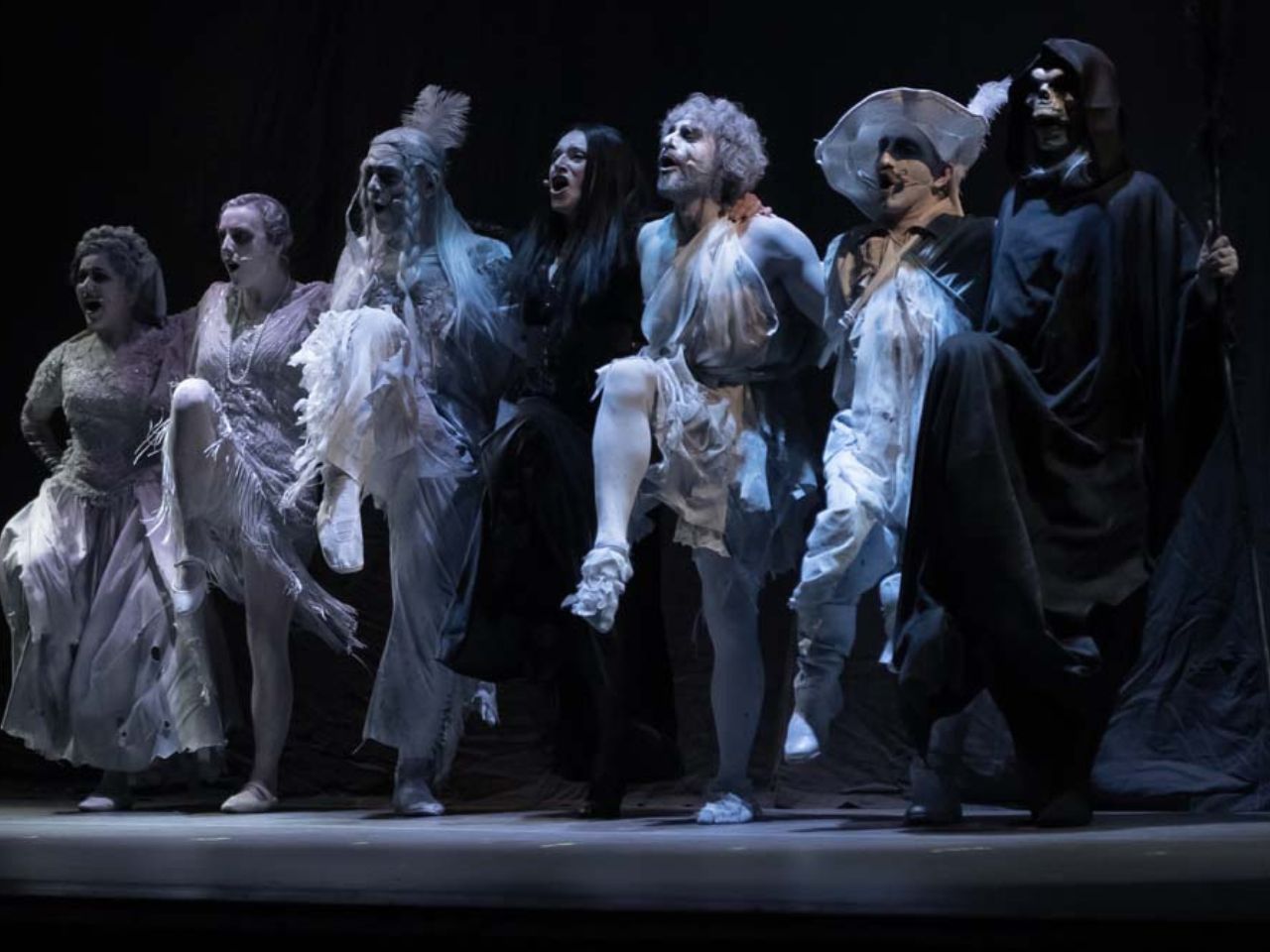 Oggi al teatro Pergolesi il musical “La Famiglia Addams”