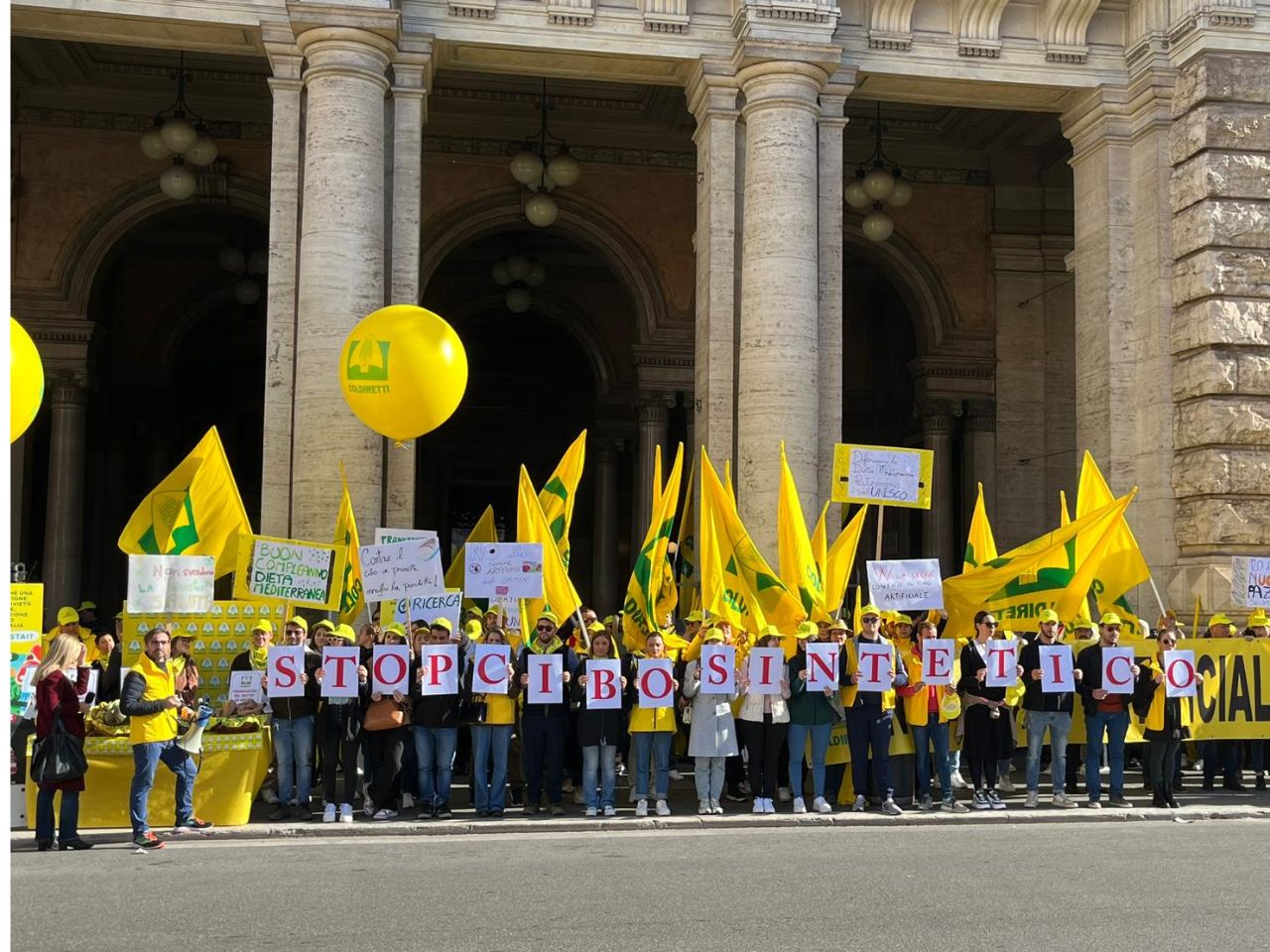 Anche i giovani agricoltori delle Marche a Roma per festeggiare la legge contro il cibo sintetico