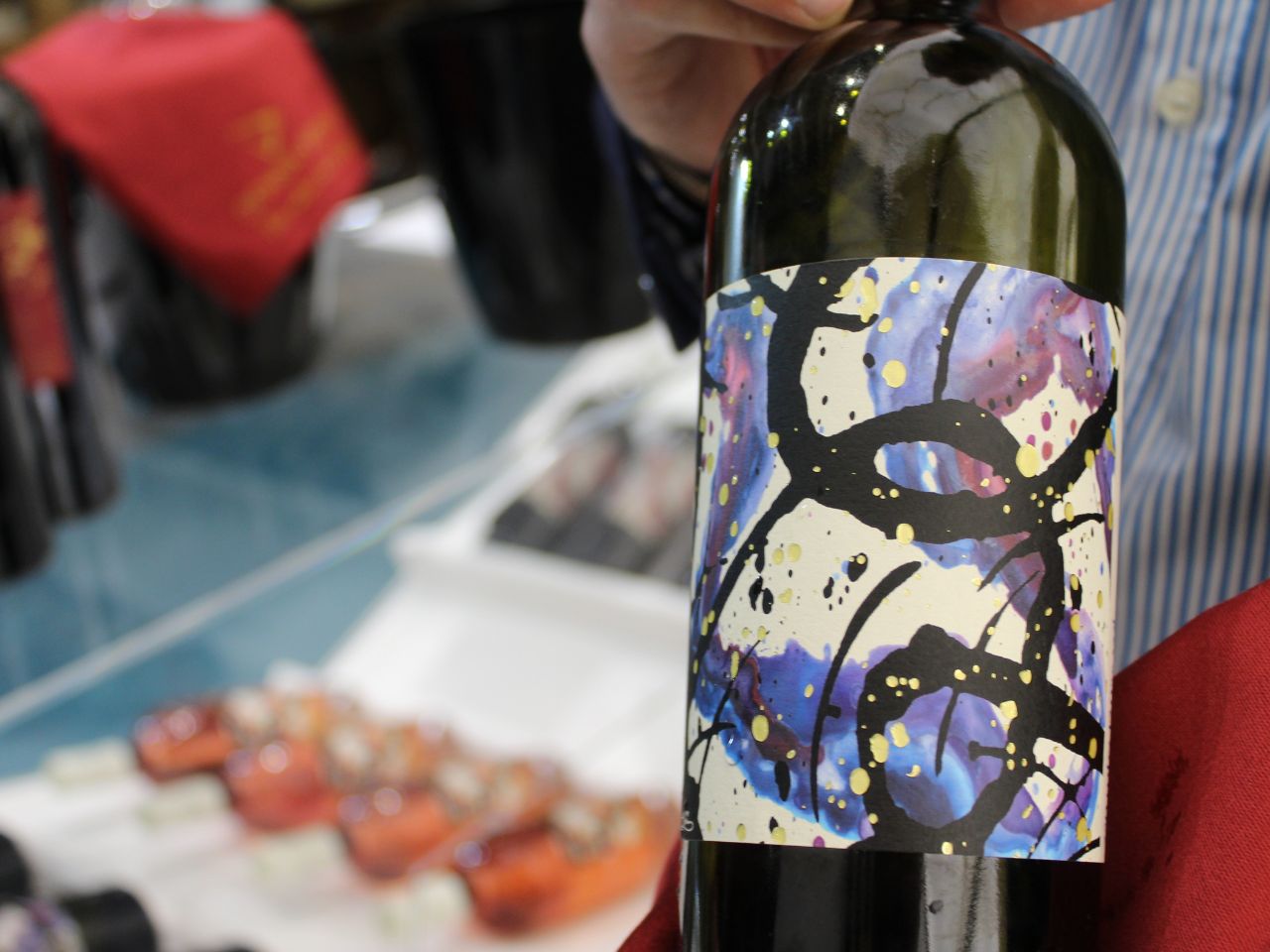 Come cambia la percezione delle etichette del vino con l’età? Un questionario dall’Università di Urbino