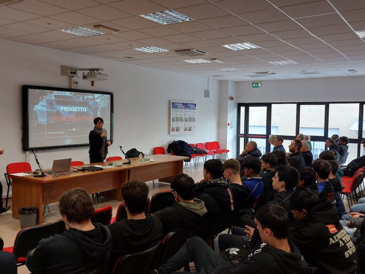 Gli studenti dell’IIS Marconi a lezione di “Automotive”