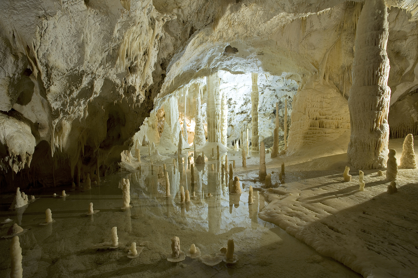Tra Grotte di Frasassi e Valadier, oltre 45 mila turisti nel ponte di primavera