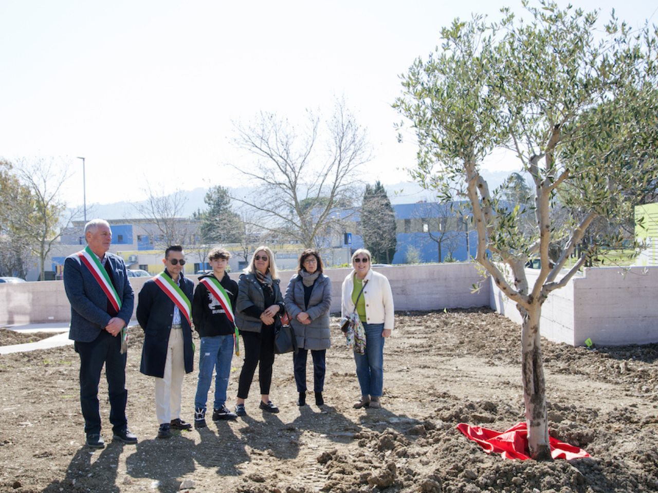 Un ulivo per Carlo Urbani nel “Giardino dei Giusti” di Moie