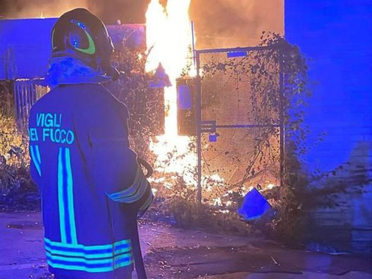 Loreto, fiamme alla cabina elettrica