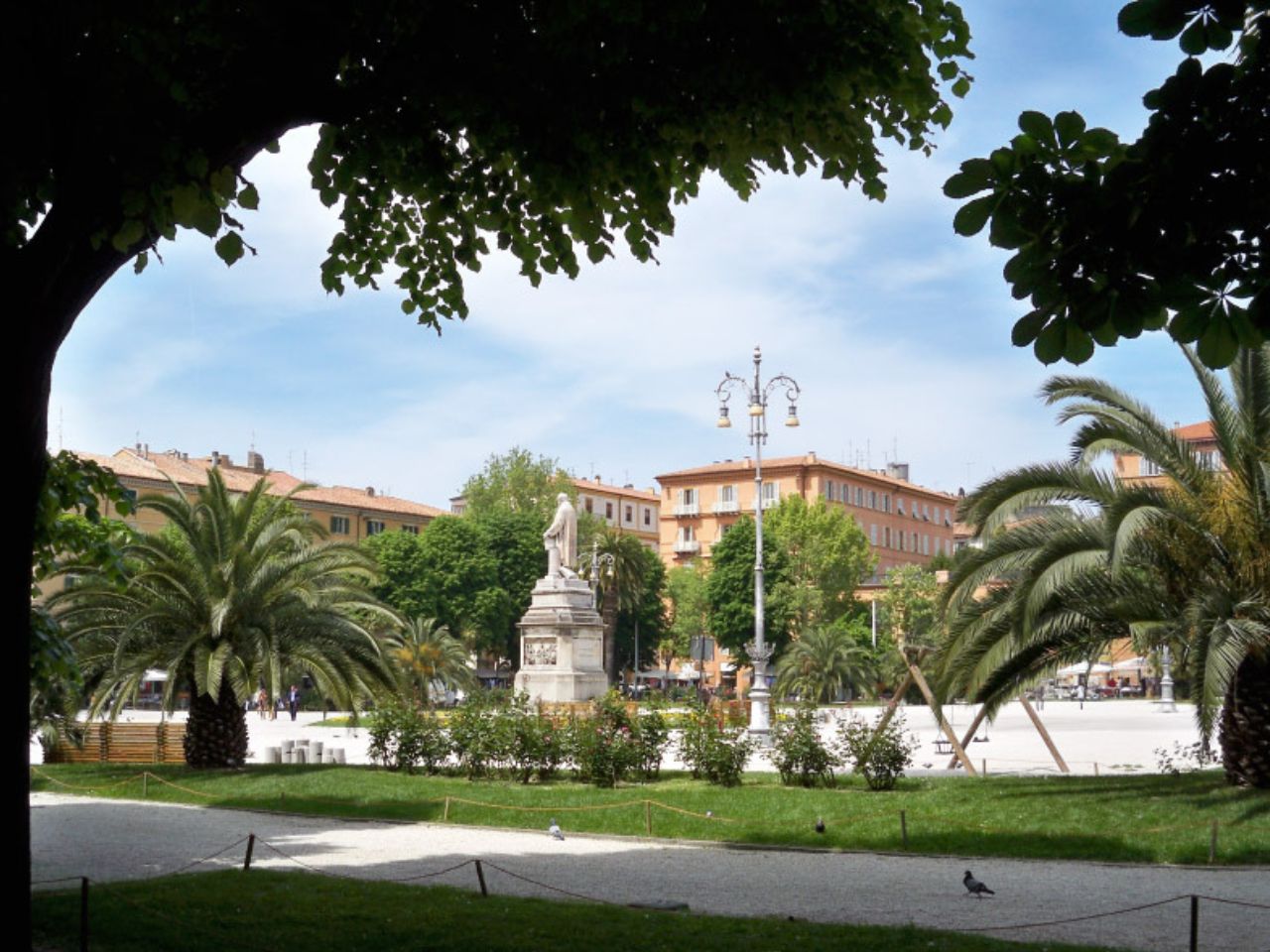 Ancona, due ex si incontrano, litigano, lei finisce in ospedale