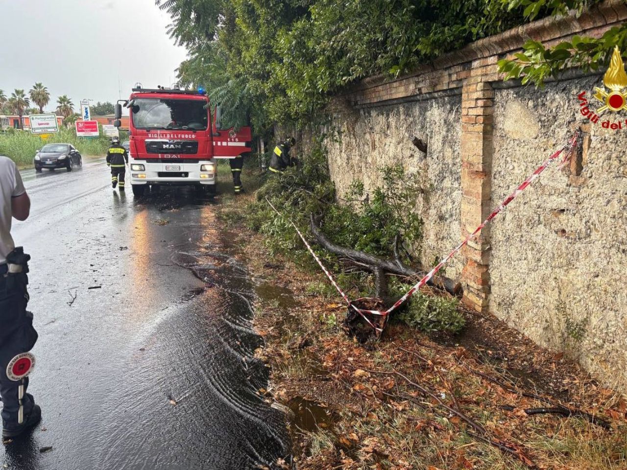 Maltempo nelle Marche: decine di interventi dei vigili del fuoco