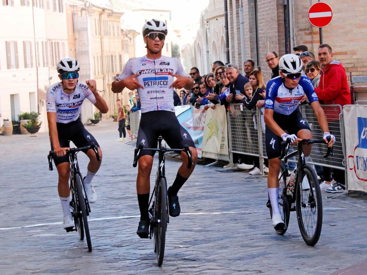 Ciclismo, alla Sarnano-Recanati brilla la Petrucci Zero24 Cycling Team