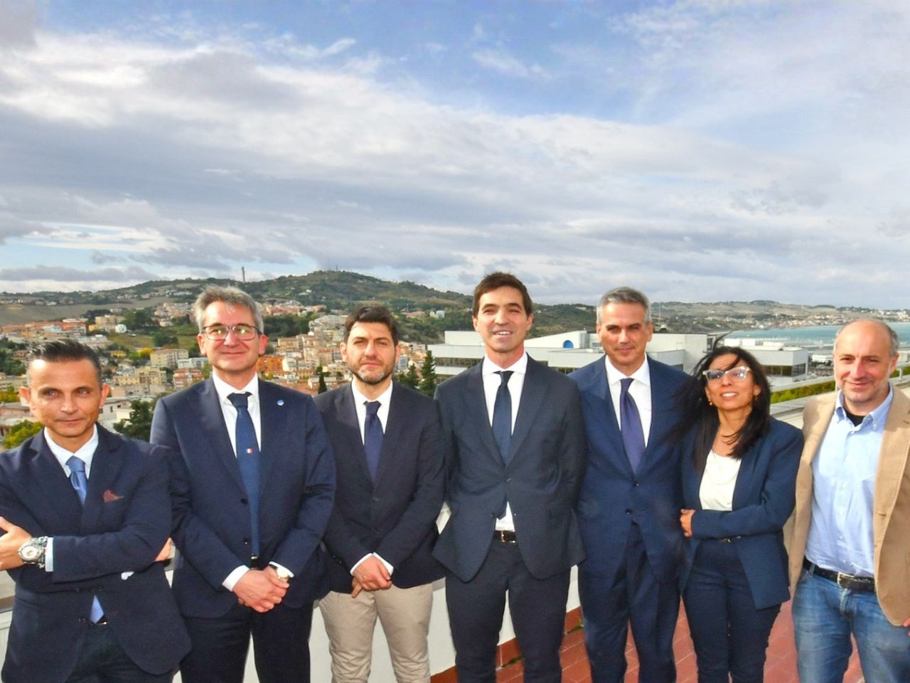 Acquaroli presenta la nuova Giunta regionale: gli assessori e le deleghe