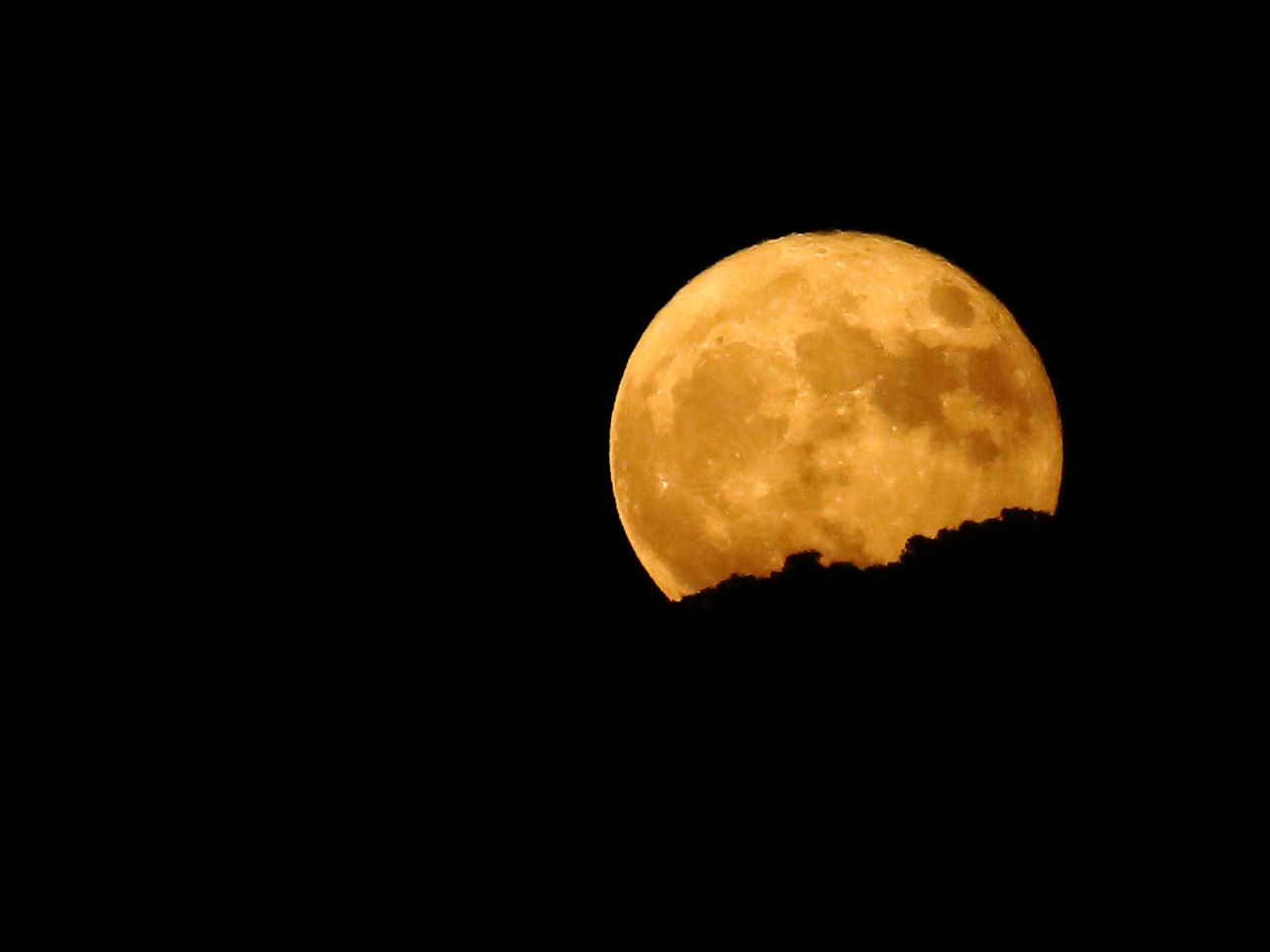 5 novembre, in cielo la Superluna del Castoro