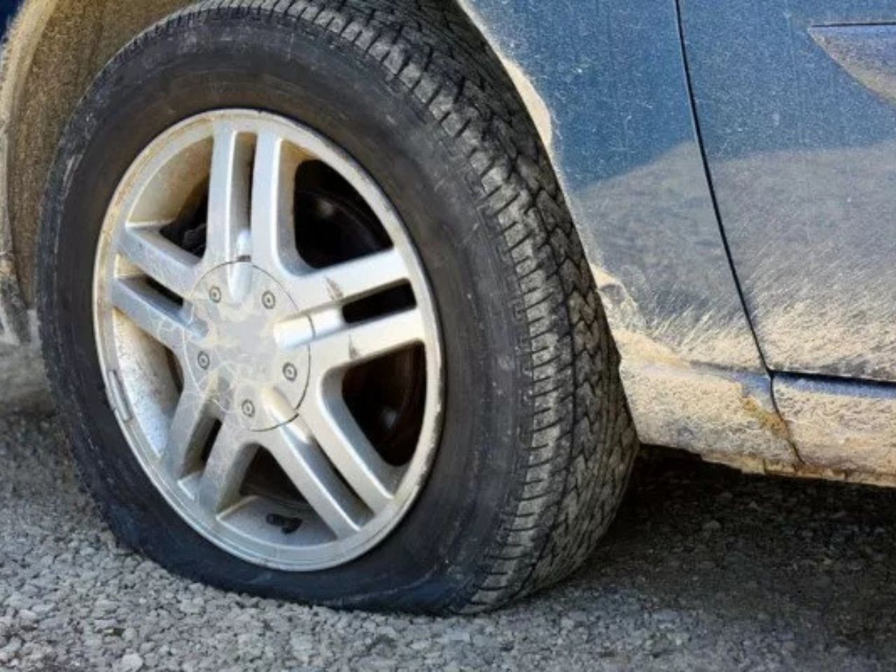 Ancona, rapinata automobilista