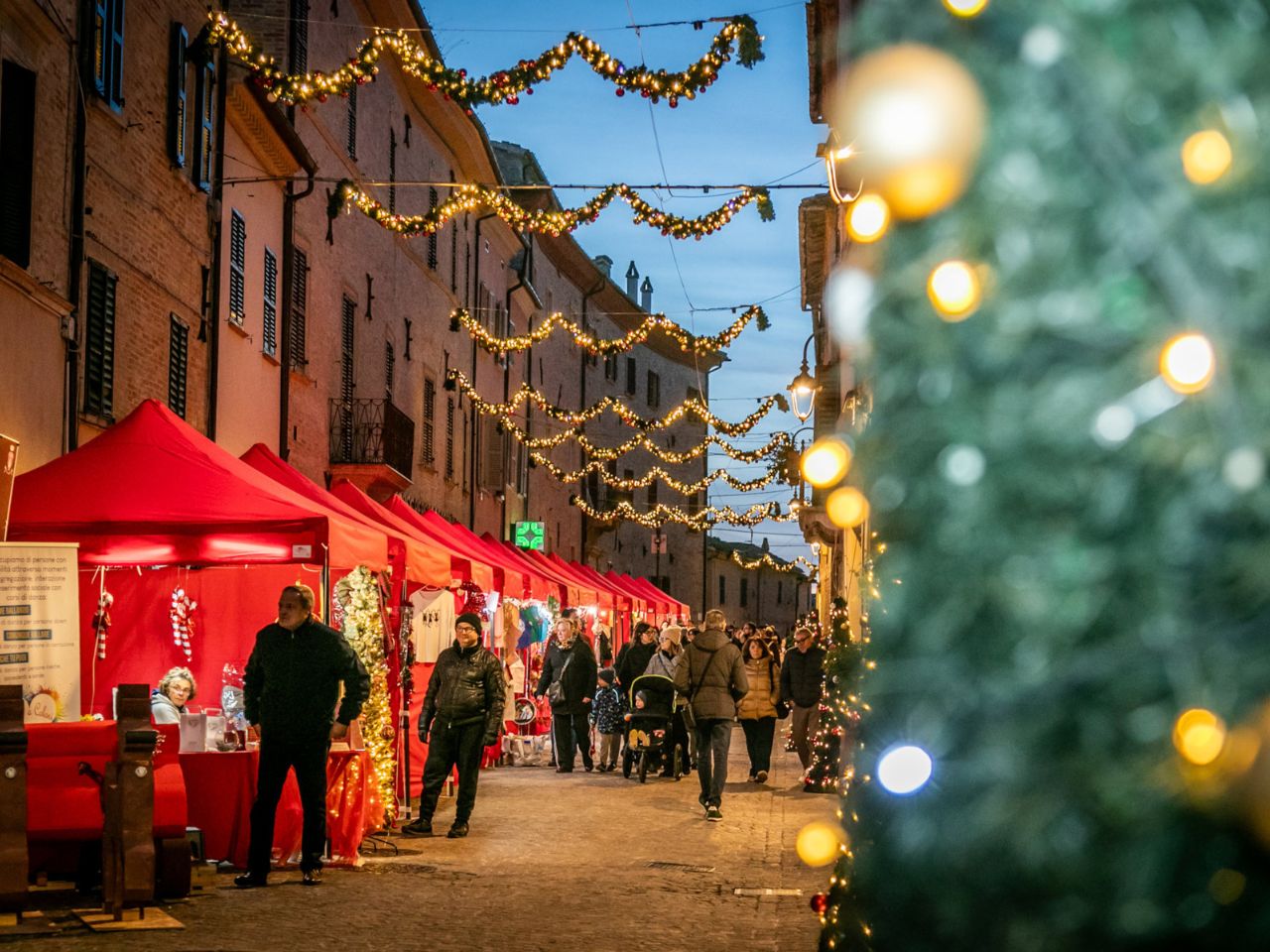 A Corinaldo il Natale prende vita: il borgo si trasforma in un sogno