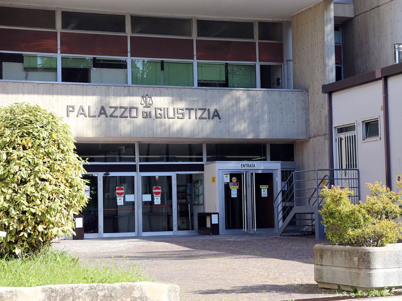 Macerata, anziano truffato da falsi operatori