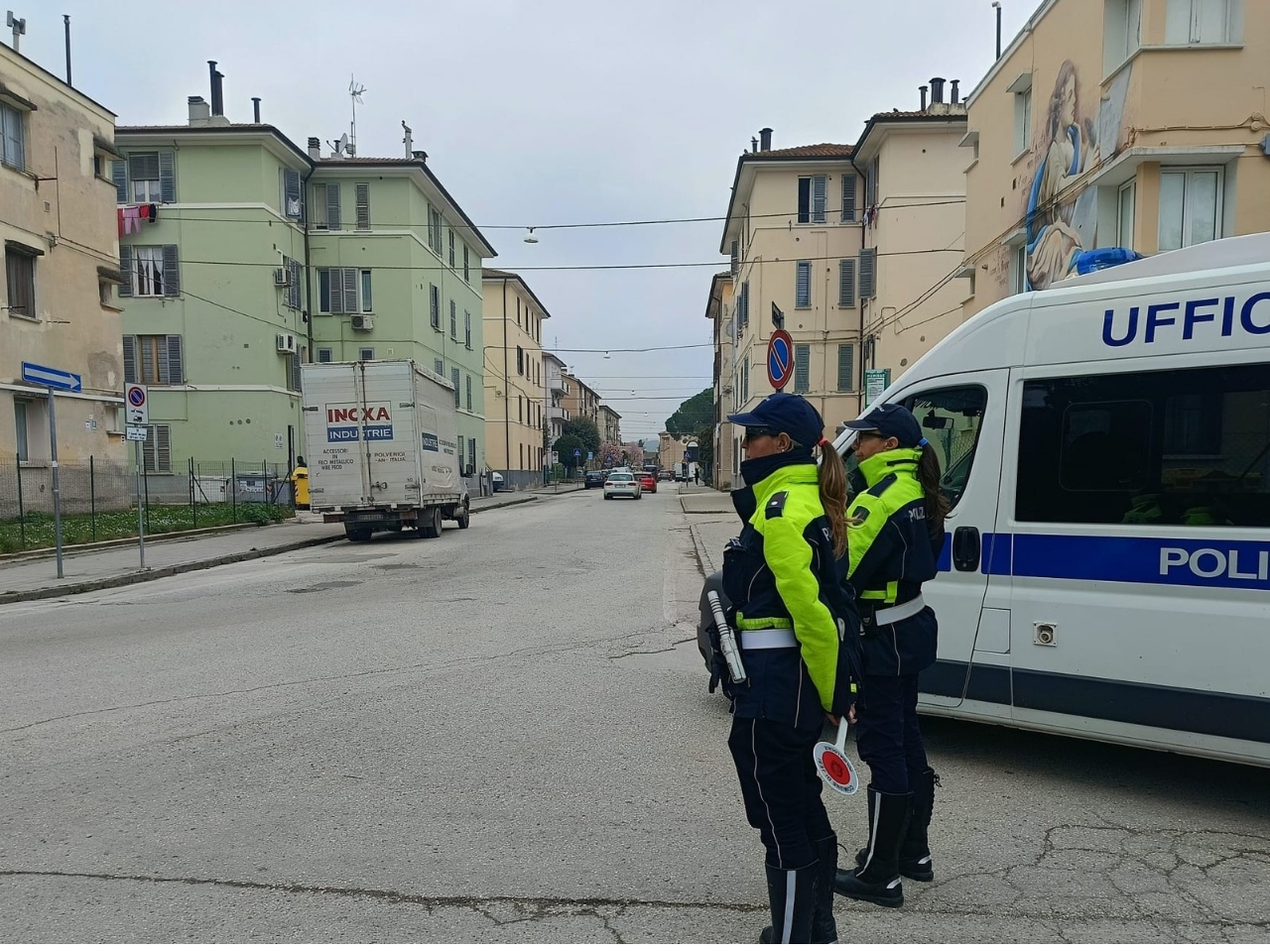 Jesi, la Polizia Locale scende in strada: più vicinanza e sicurezza nei quartieri