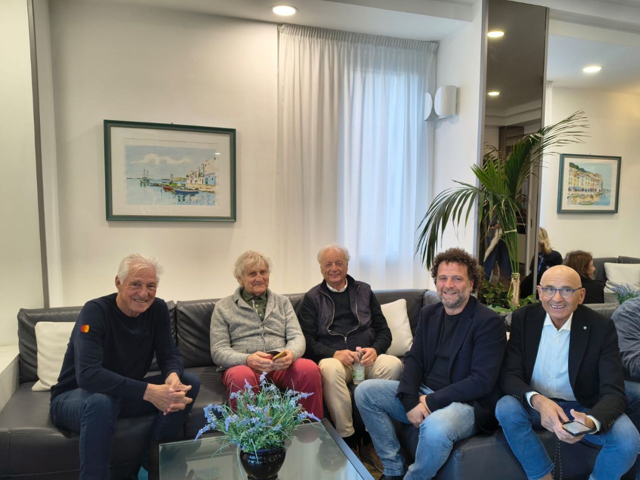 Le leggende del ciclismo scelgono le Marche: Moser e i grandi campioni in relax sulla Spiaggia di Velluto