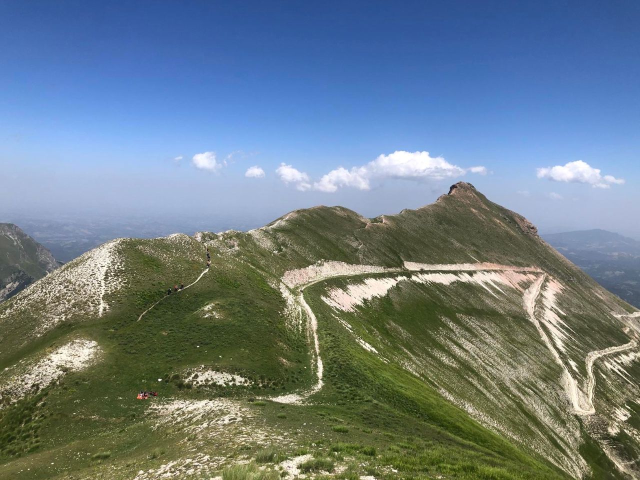 Primo Maggio col brivido per due escursionisti