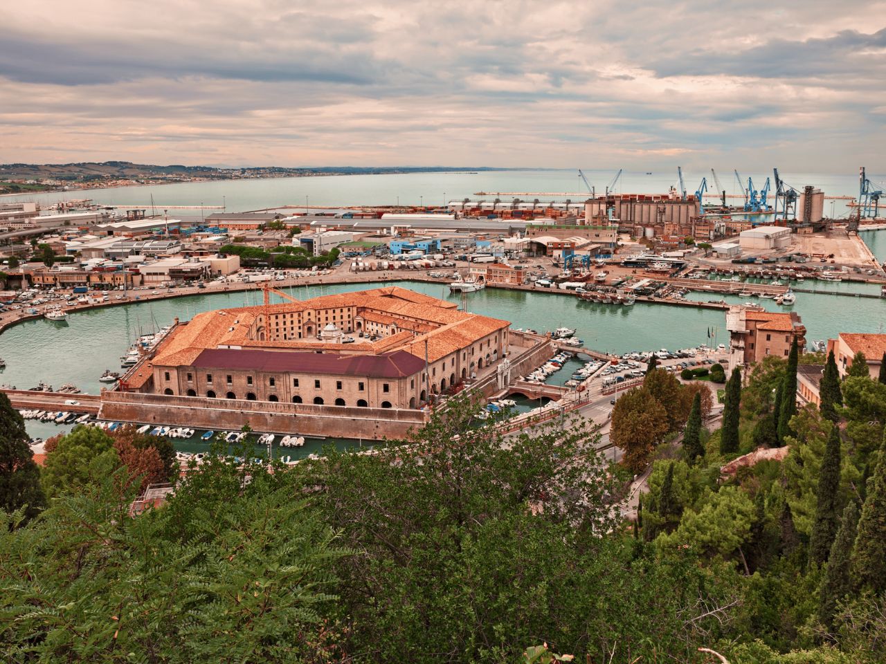 Ancona inaugura &ldquo;Vette e Onde Experience 2026&rdquo; tra turismo e yacht design