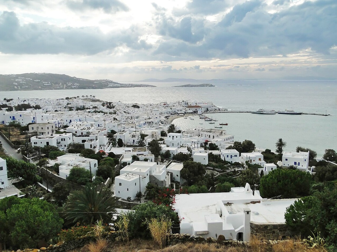 Mykonos, tragico addio al celibato