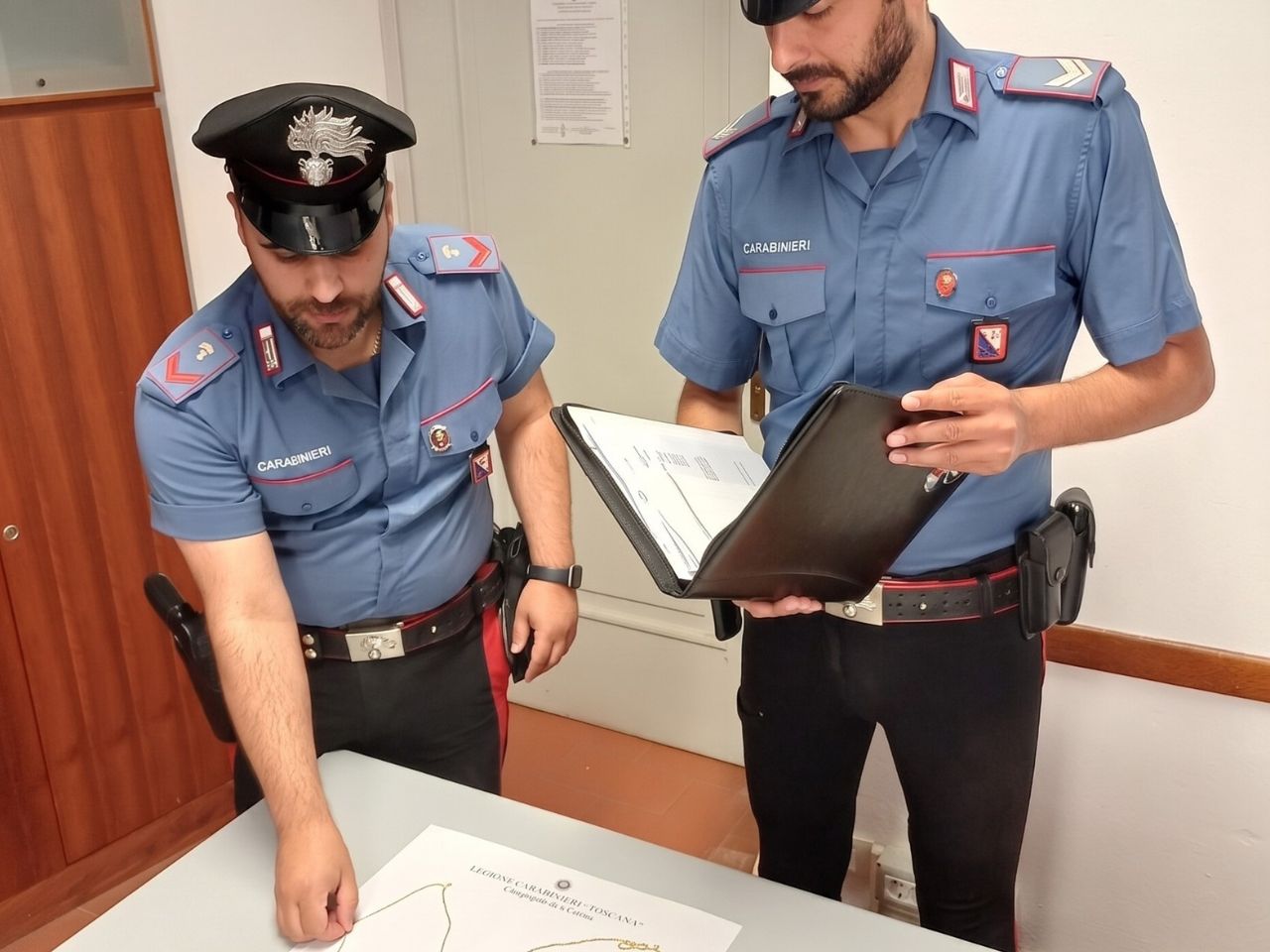 Abbraccio‑rapina ai danni di un’anziana: tre arresti dei Carabinieri