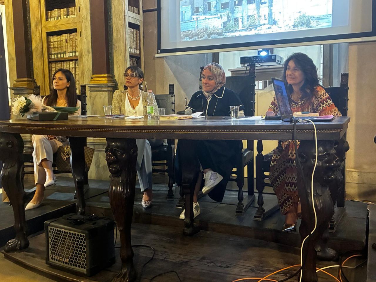 Jesi riflette su pace e diritti umani: grande partecipazione alla presentazione del libro di Asmae Dachan