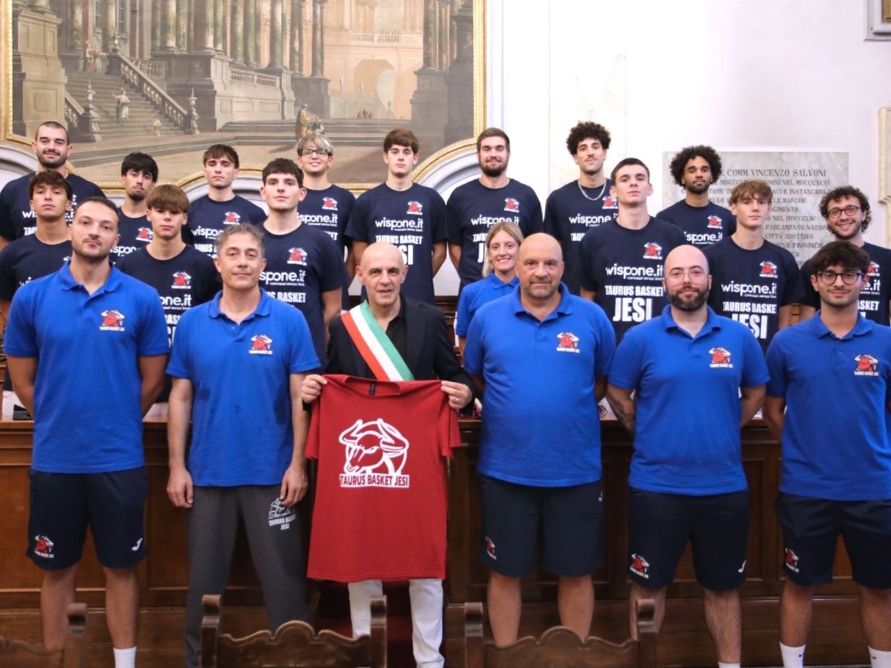 Jesi, la Taurus Basket ricevuta in Comune