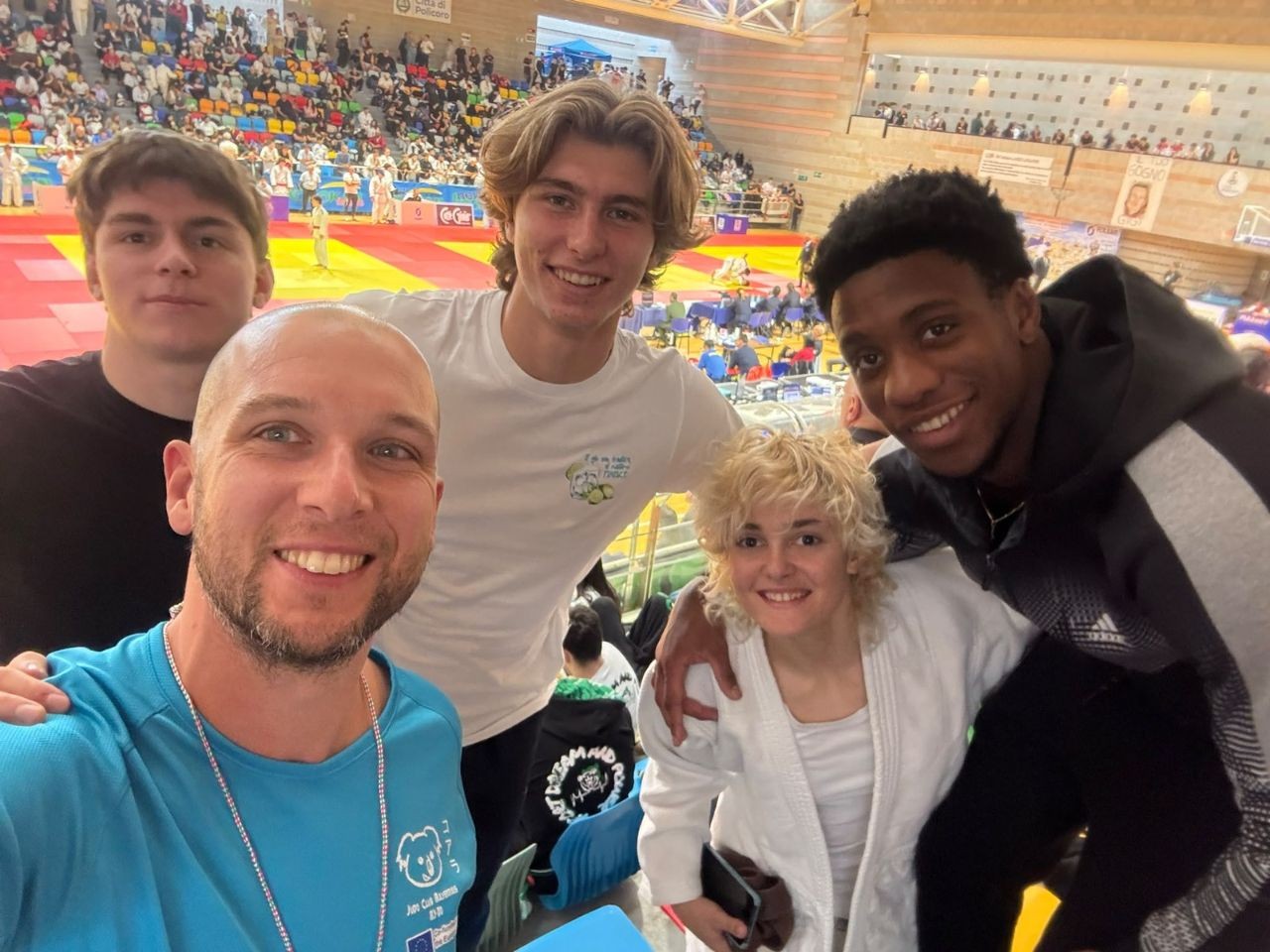 Alex Ntipaden sul gradino più alto del podio