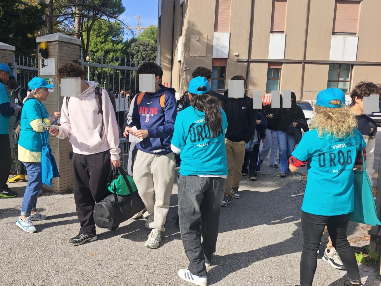 Droga tra i giovani: i volontari di Mondo Libero dalla Droga incontrano i ragazzi ad Ancona