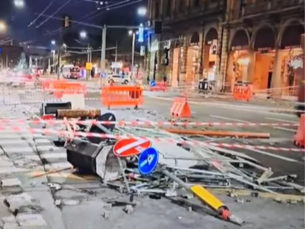 Scontri a Bologna, feriti agenti del Reparto Mobile di Senigallia